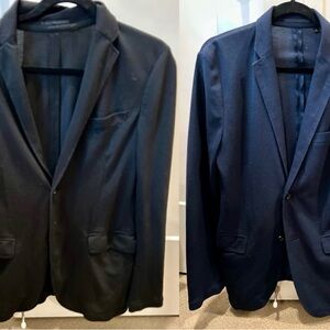 Bundle of 2 men’s Uniqlo Lightweight Blazers (medium)!
